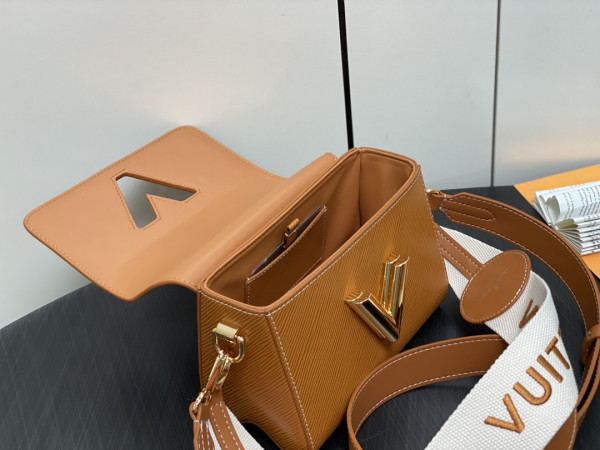 l**is V*t*n twist mm-23*17*9.5cm