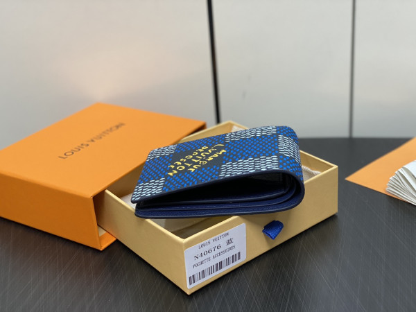 l**is V*t*n multiple wallet-11.5*9*1.5cm