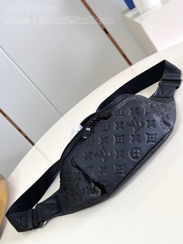l**is V*t*n rush bumbag-30*15*8cm
