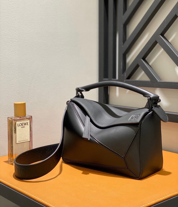 LOEWE Small Puzzle Bumbag-24*10*14cm