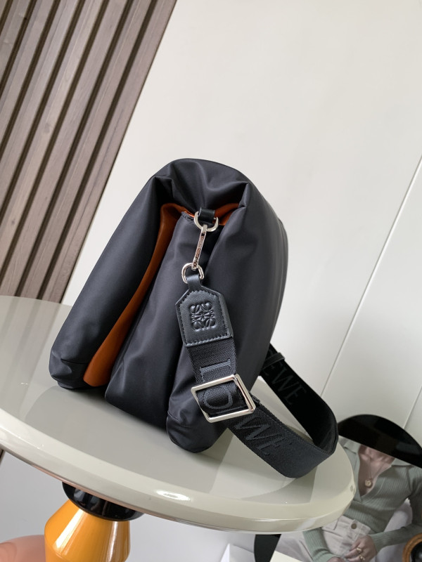 LOEWE Goya Puffer leather shoulder bag-30*20.5*10CM