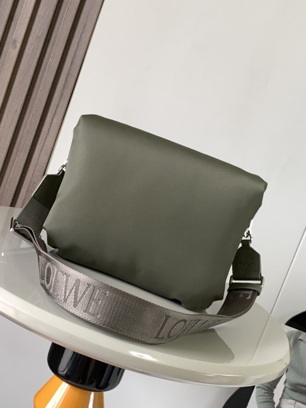 LOEWE Goya Puffer leather shoulder bag-23*17*9CM