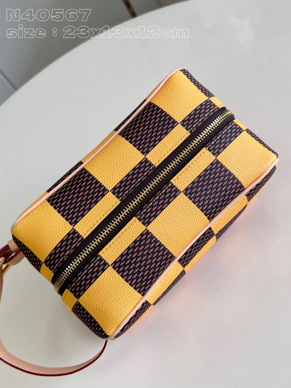 l**is V*t*n locker dopp kit bag-23*13*12cm