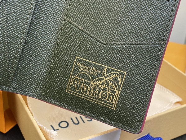 l**is V*t*n pocket organizer-7.5*11.1*1 cm
