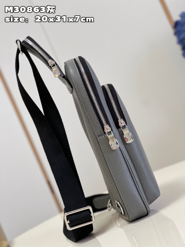 l**is V*t*n avenue slingbag nm-31*20*7cm