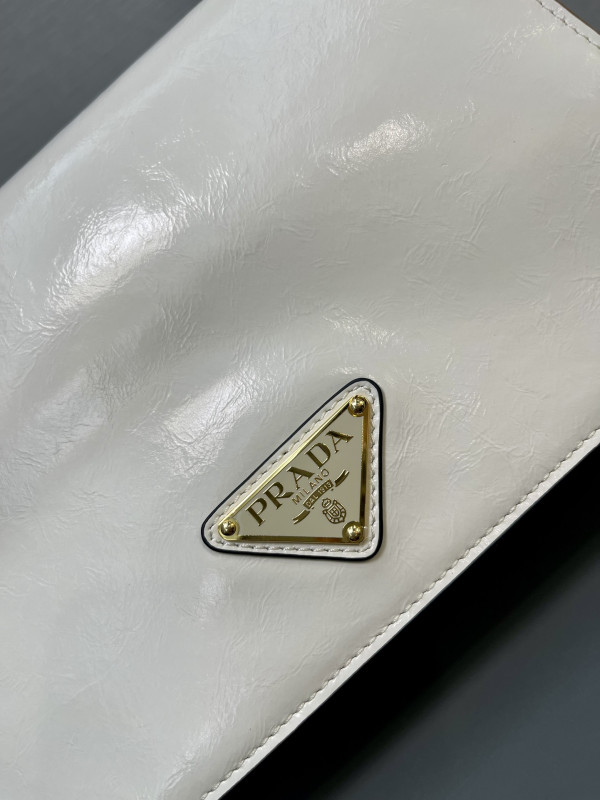 Pra*a messenger bag-23*15*8.5cm