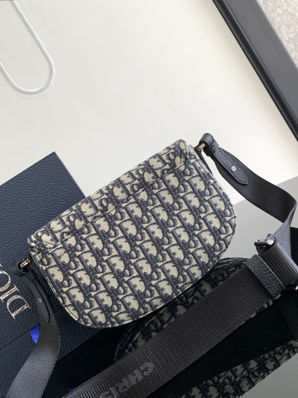 D*or saddle messenger bag