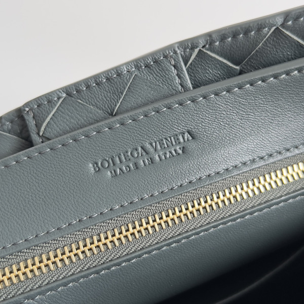 Bo*te*ga ve*ne*ta small andiamo-25*22*10.5cm