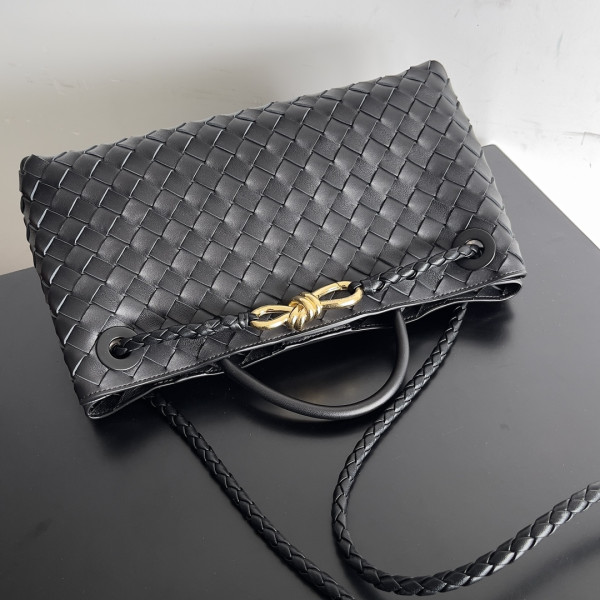 Bo*te*ga ve*ne*ta small east-west andiamo-29*10*18cm