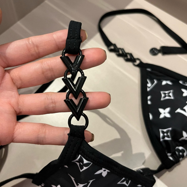 l**is V*t*n swimsuit