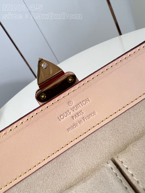 l**is V*t*n jewelry case