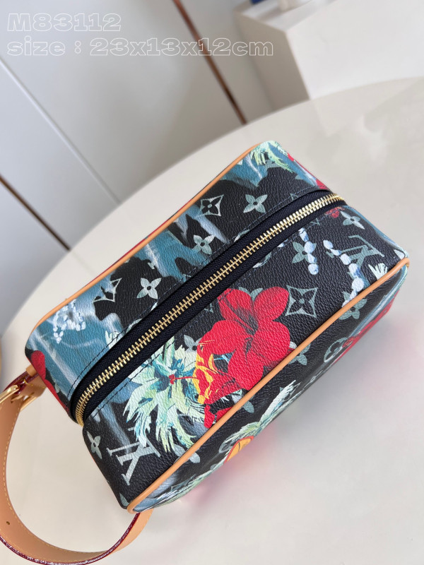 l**is V*t*n locker dopp kit bag-23*13*12cm