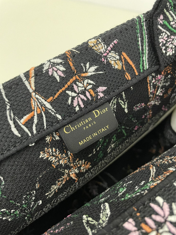 medium D*or book tote-36*18*28cm