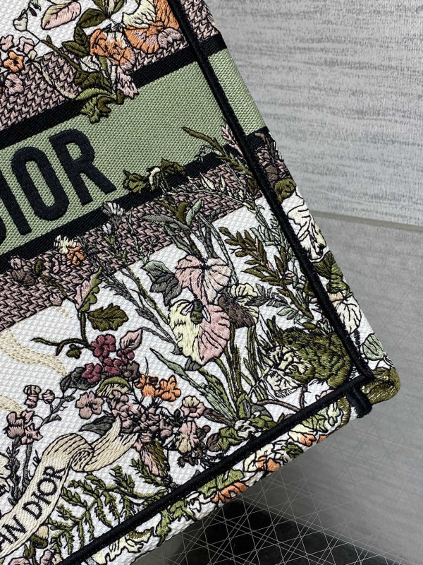 medium D*or book tote-36*18*28cm