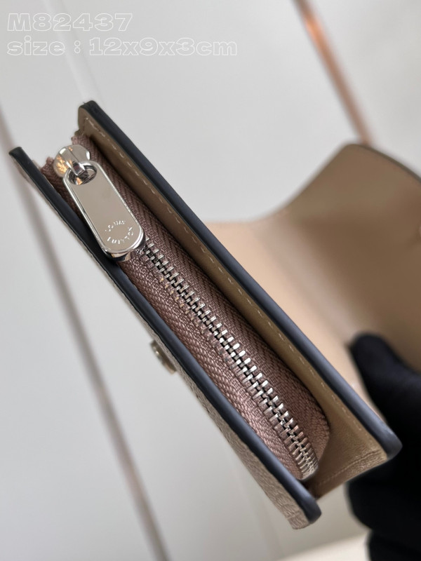 l**is V*t*n iris xs wallet-12*9.5*3cm