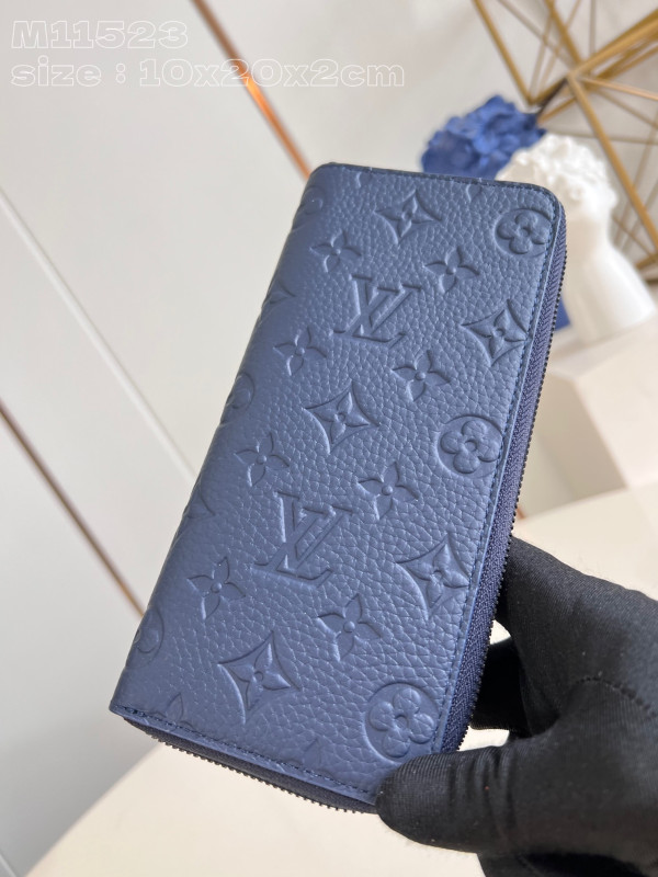 l**is V*t*n zippy wallet-10*20*2 cm