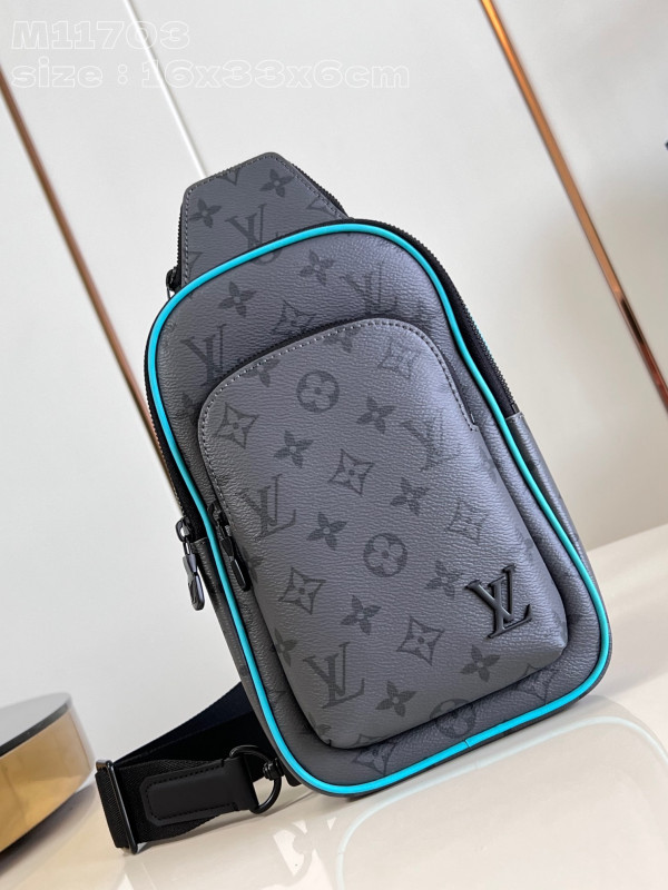l**is V*t*n avenue slingbag-16*33*5.7cm