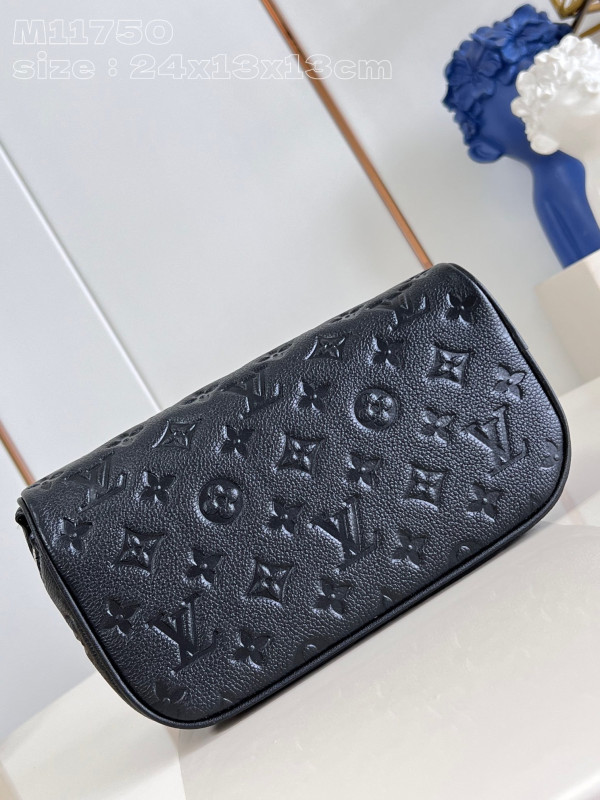 l**is V*t*n toiletry bag-24*13*13cm