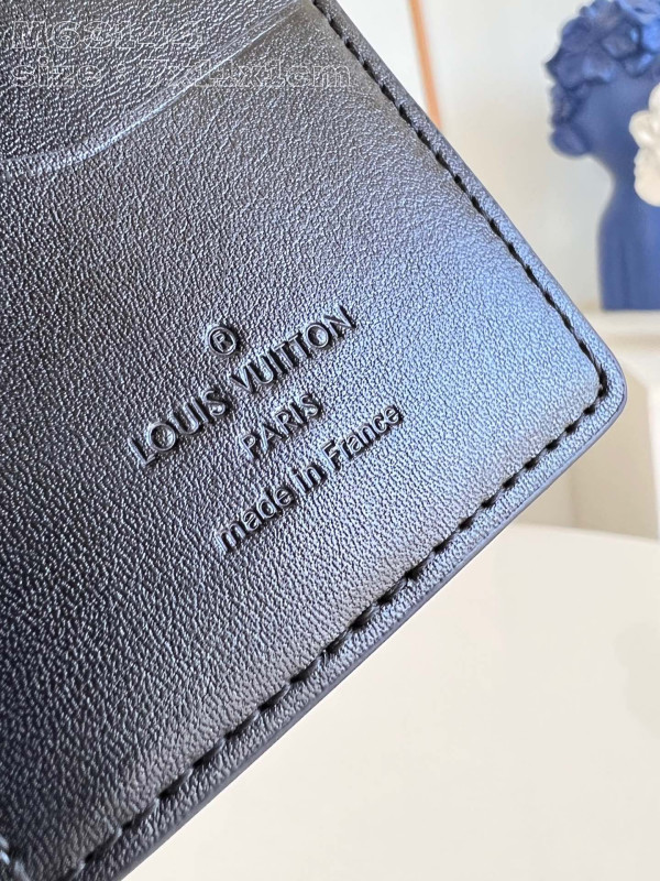 l**is V*t*n pocket organizer-7.5*11.1*1 cm