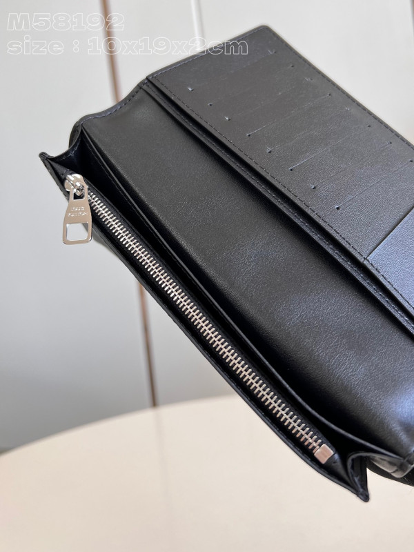 l**is V*t*n brazza wallet-10*19*2cm