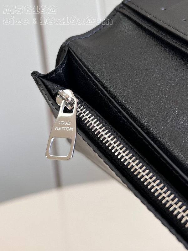 l**is V*t*n brazza wallet-10*19*2cm
