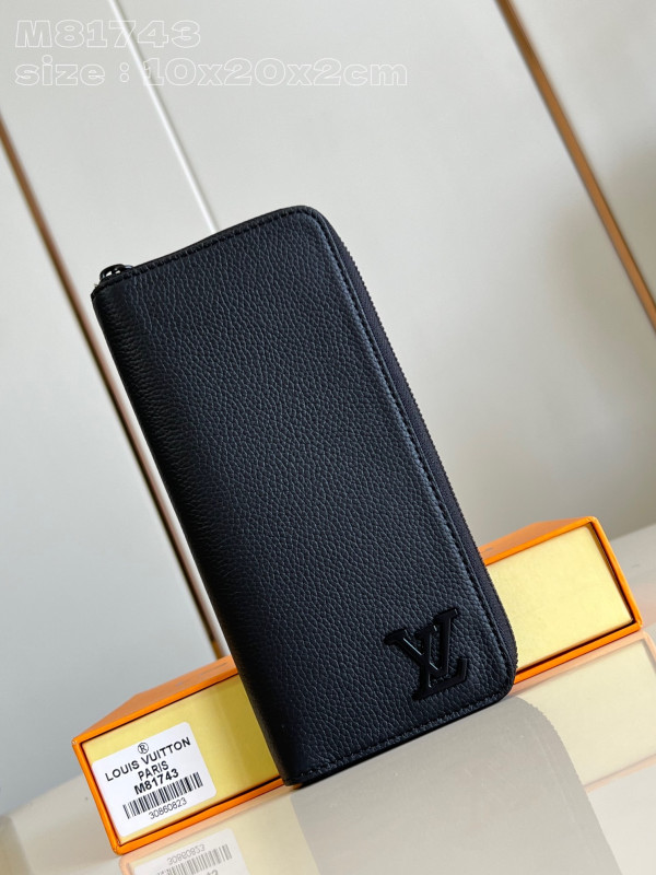 l**is V*t*n zippy wallet-10*20*2 cm