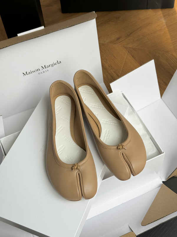 ma*s*n Ma*i*la ballet flats
