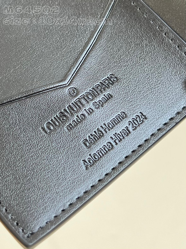 l**is V*t*n passport cover-10*14*2.5cm