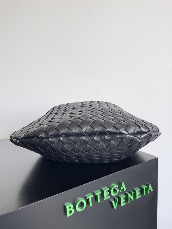 Bo*te*ga ve*ne*ta medium sardine