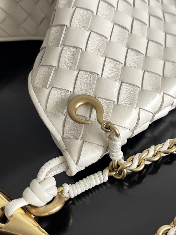 Bo*te*ga ve*ne*ta sardine with chain-33*20*4cm