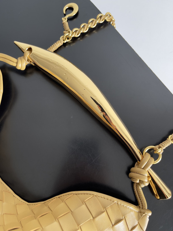 Bo*te*ga ve*ne*ta sardine with chain-33*20*4cm