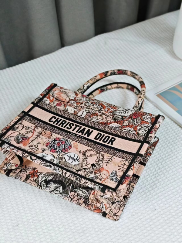 small D*or book tote-26cm