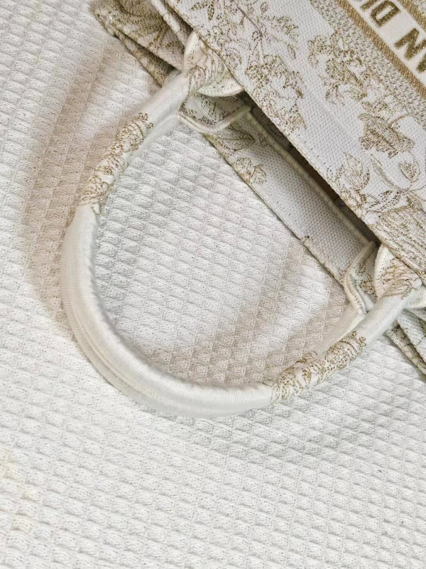 small D*or book tote-26cm