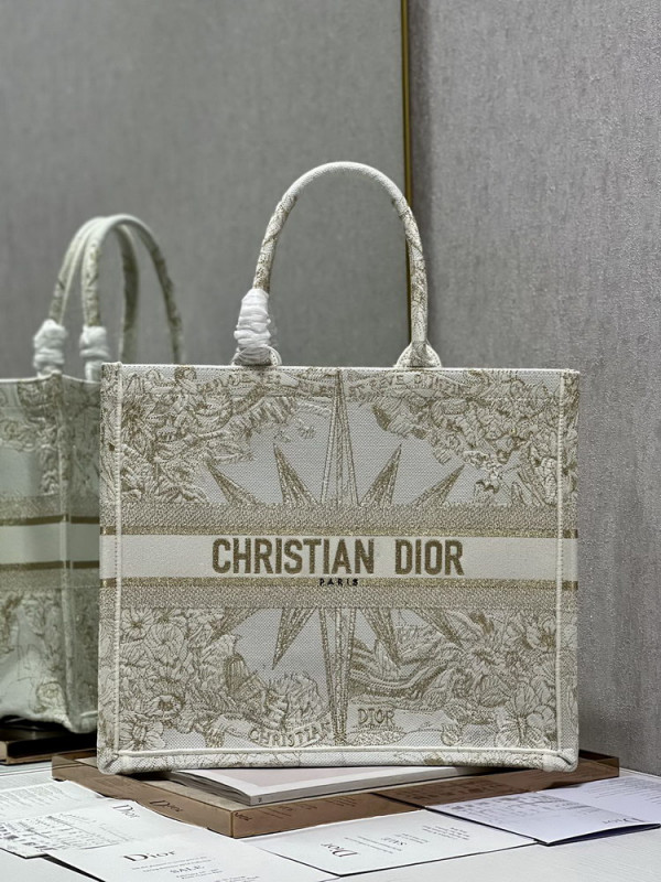 large D*or book tote