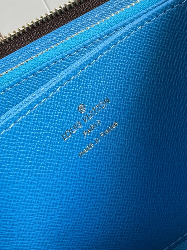 l**is V*t*n zippy wallet