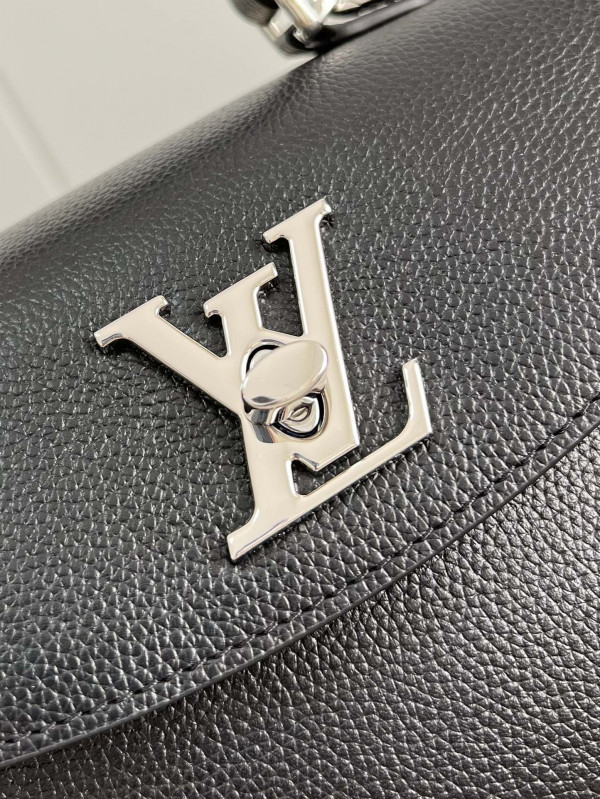 l**is V*t*n lockme ever mini